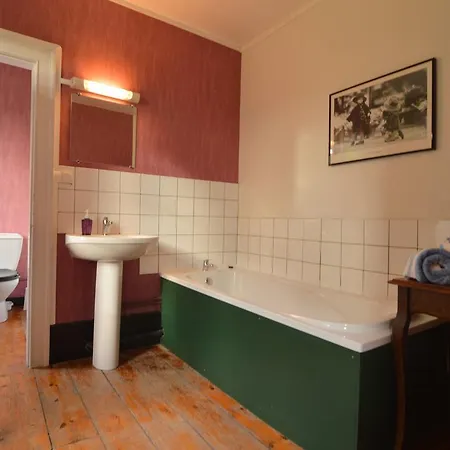 Holiday Home In Recques-Sur-Hem With Barbecue بيت للعطل